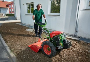 Einachser Agria 3600 im Einsatz