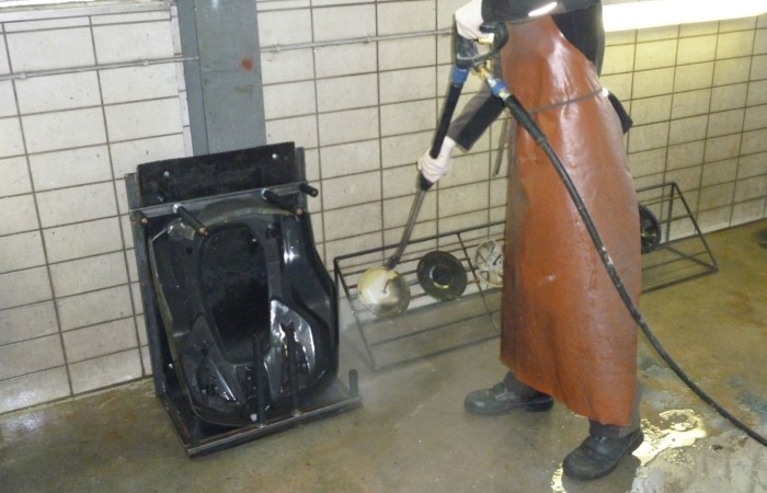 Anschliessend erfolgt die Reinigung der Räder usw.